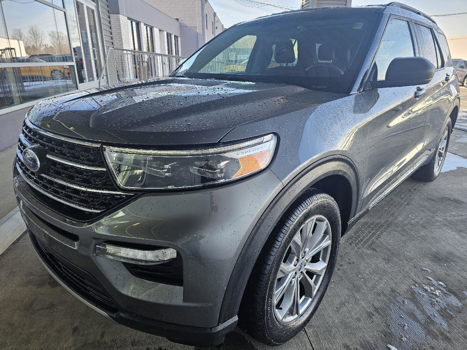 2022 Ford Explorer XLT's photo