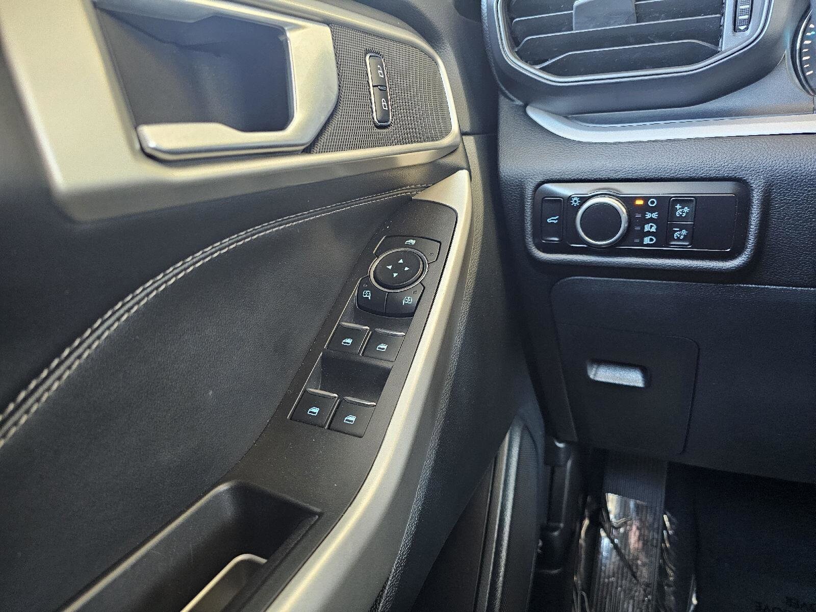 2023 Ford Explorer XLT - Photo 24