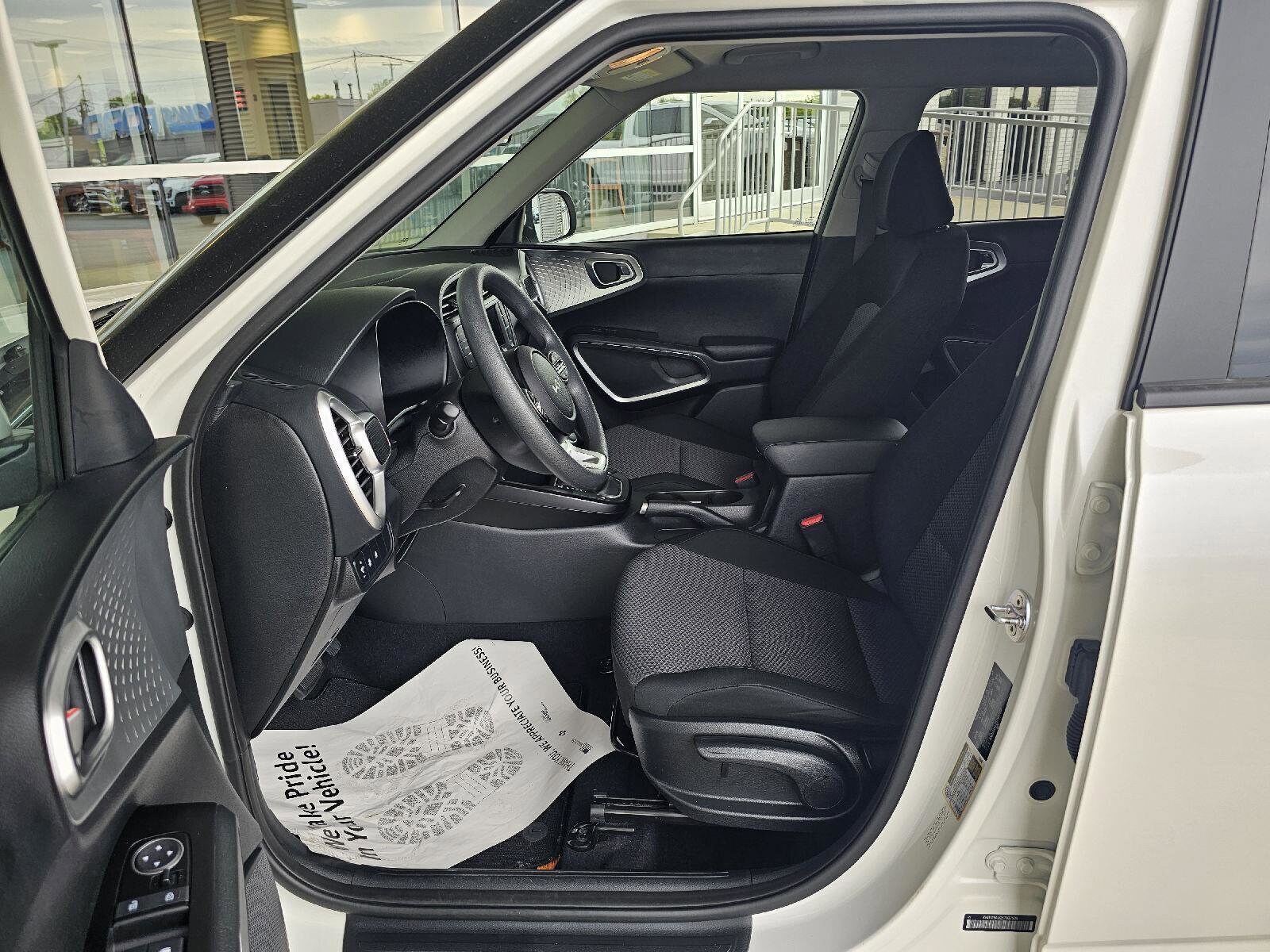 2025 Kia Soul LX - Photo 19