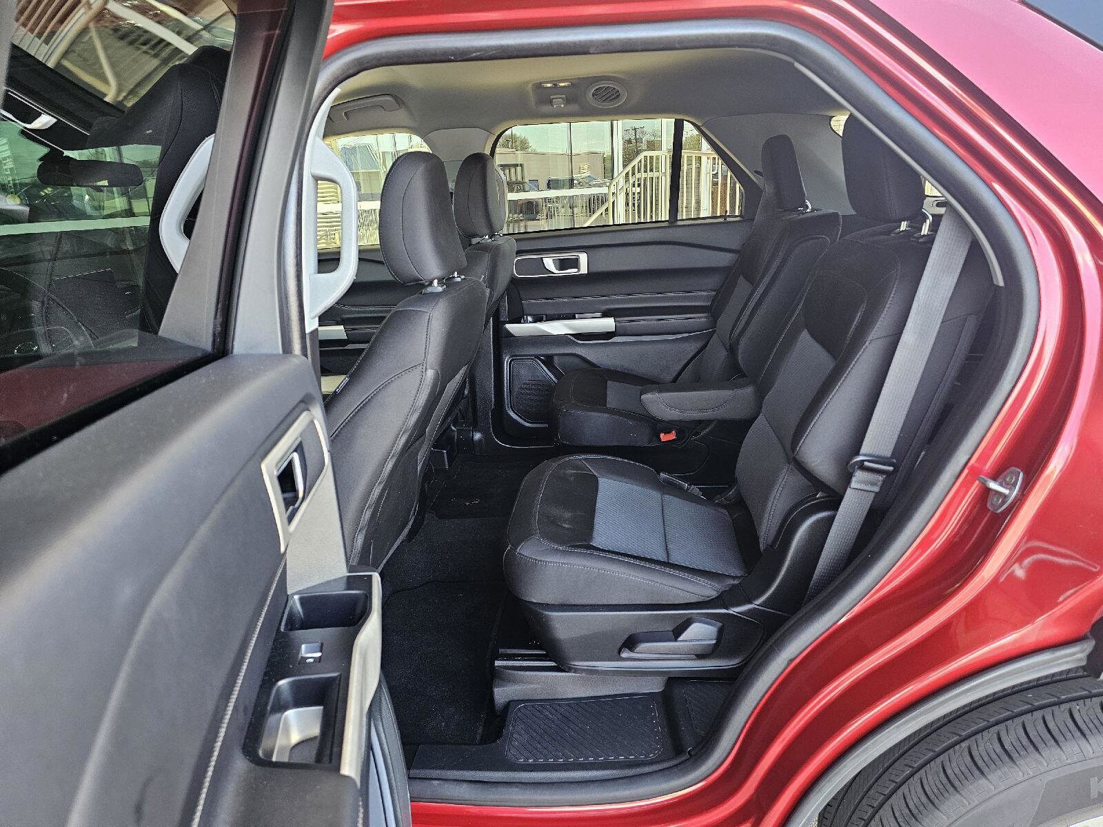 2023 Ford Explorer XLT - Photo 17