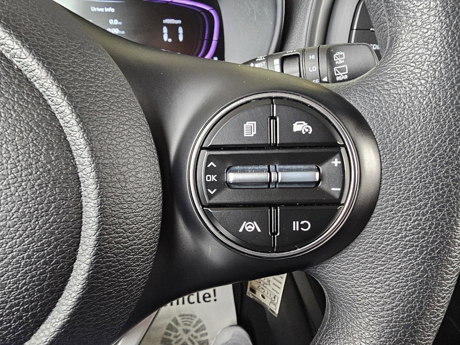 2025 Kia Soul LX - Photo 23