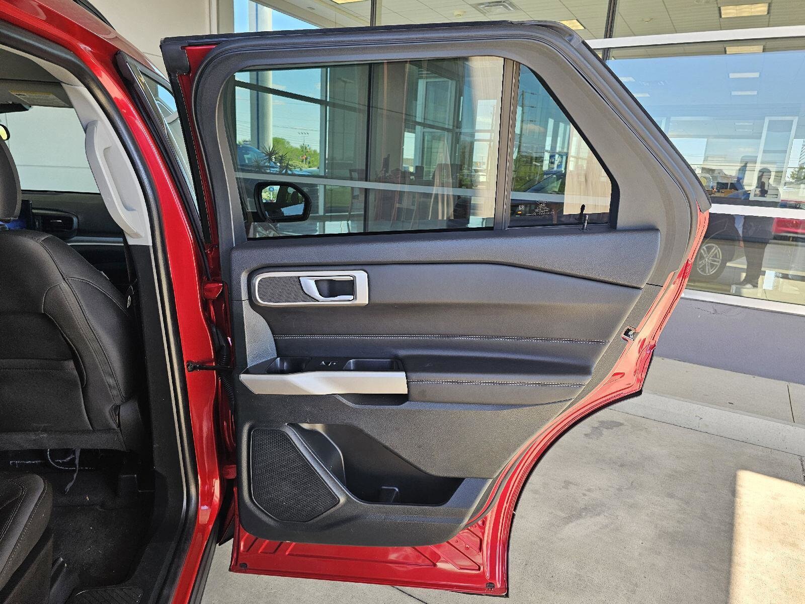 2023 Ford Explorer XLT - Photo 13
