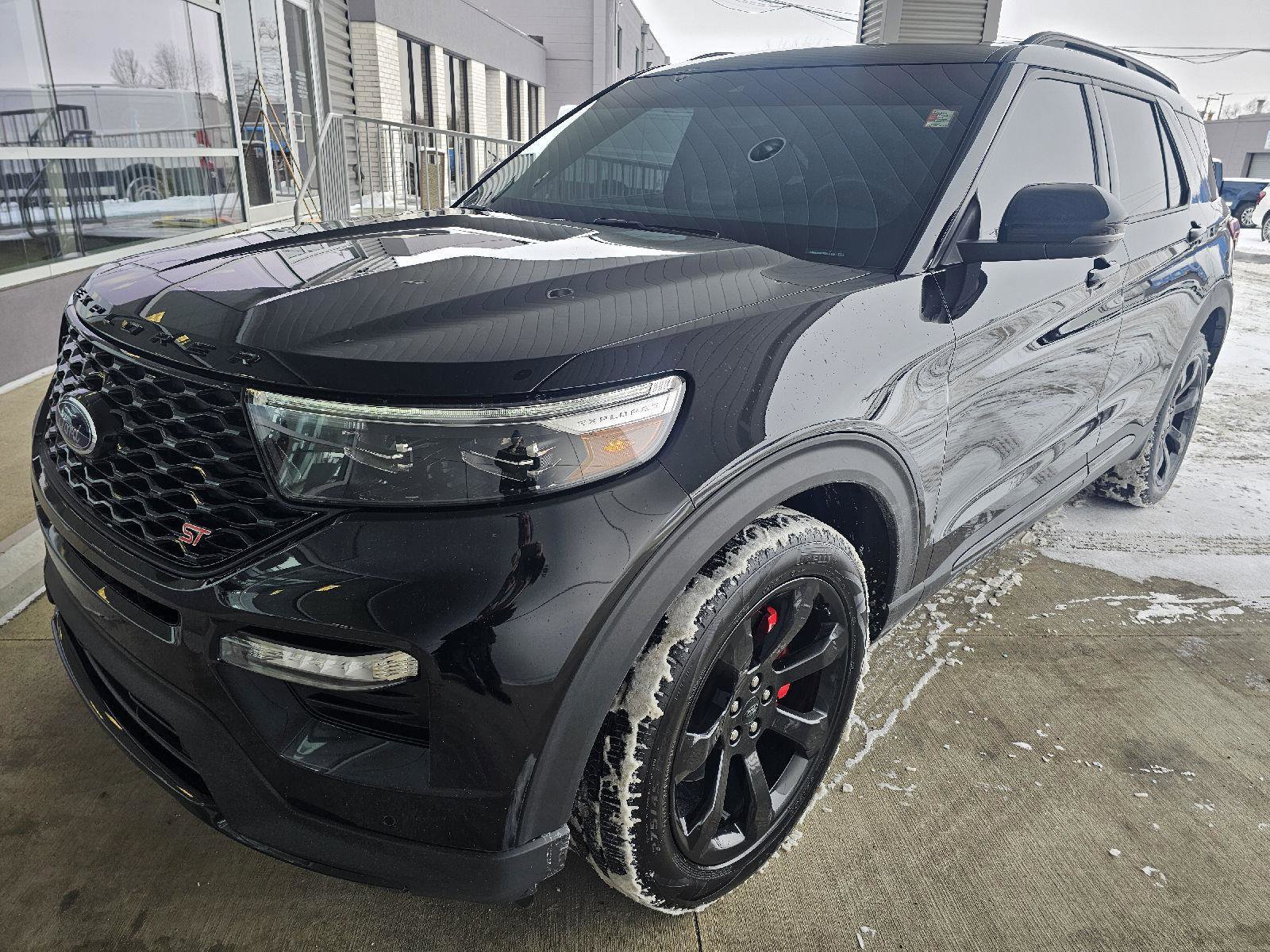 2023 Ford Explorer ST's photo