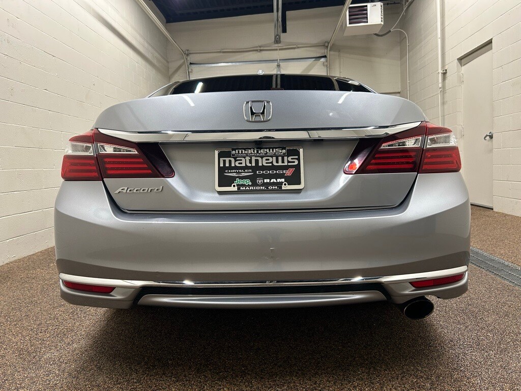 2016 Honda Accord EX-L photo 3