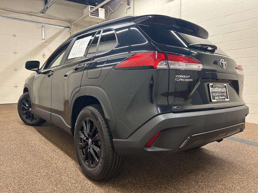 Used 2024 Toyota Corolla Cross LE SUV