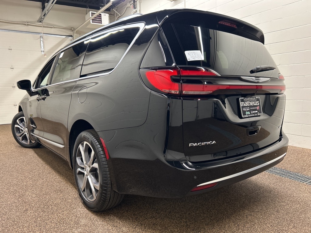 New 2026 Chrysler Pacifica PINNACLE AWD Passenger Van