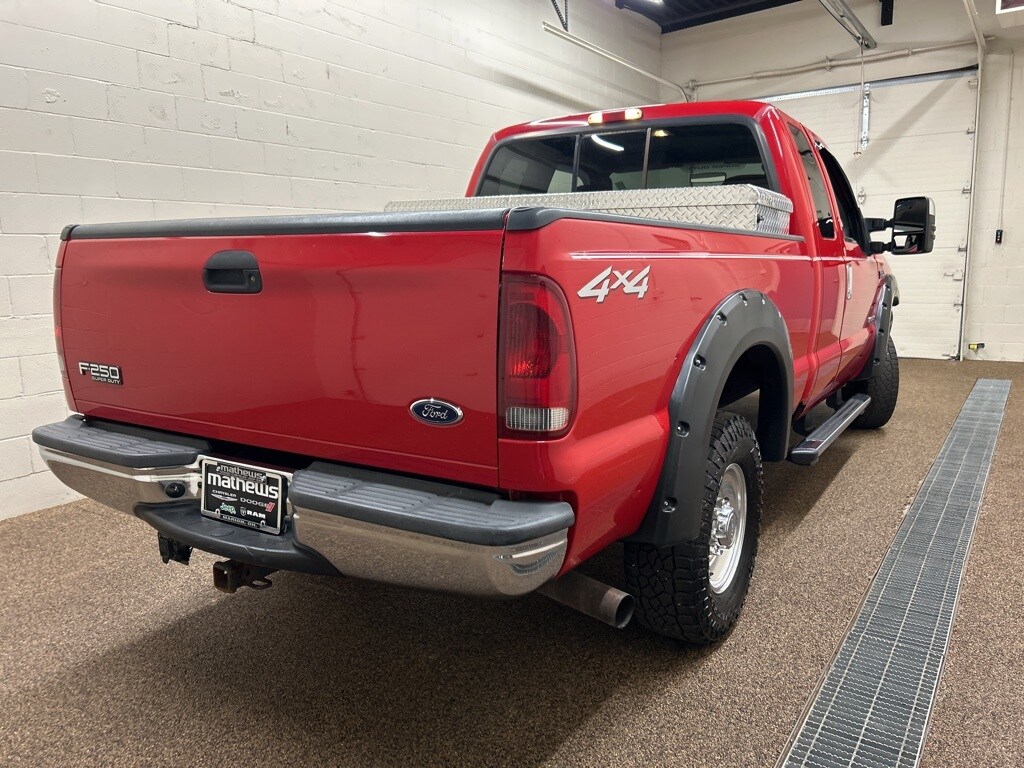 2004 Ford F-250 photo 2