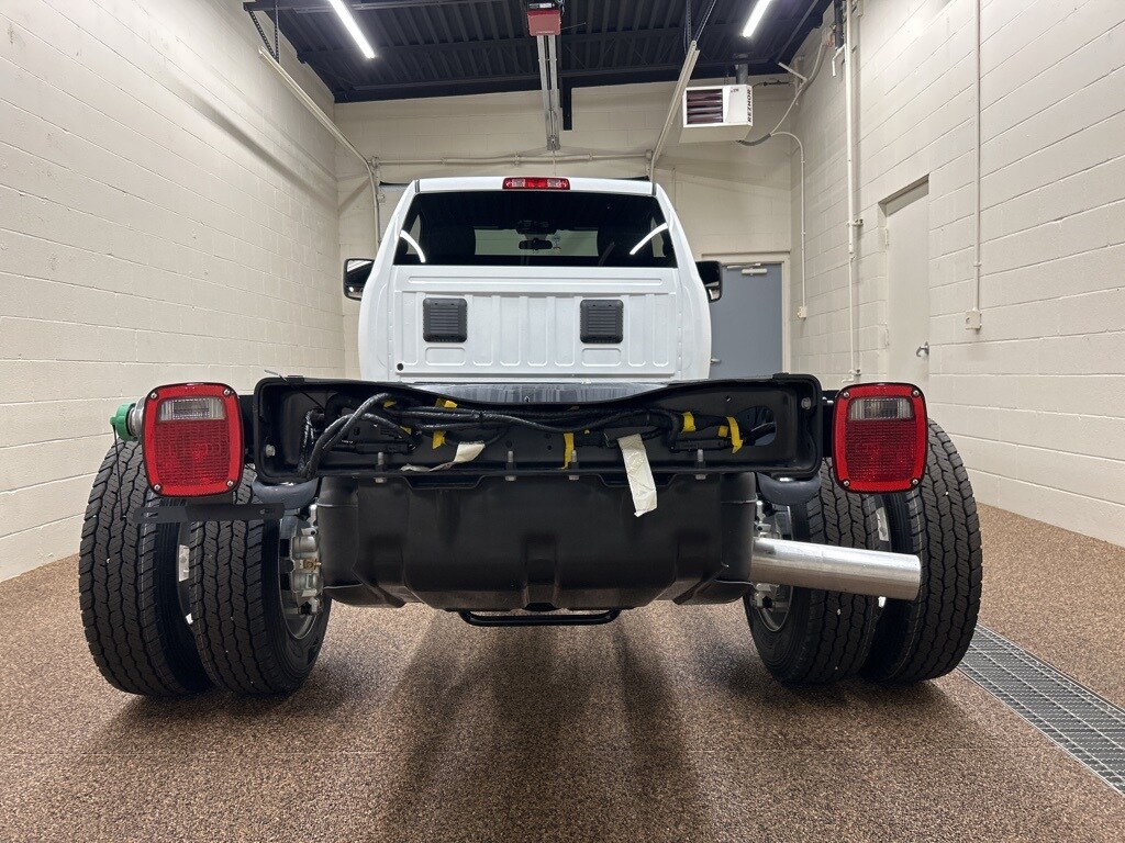 2024 Ram 5500 Tradesman photo 3