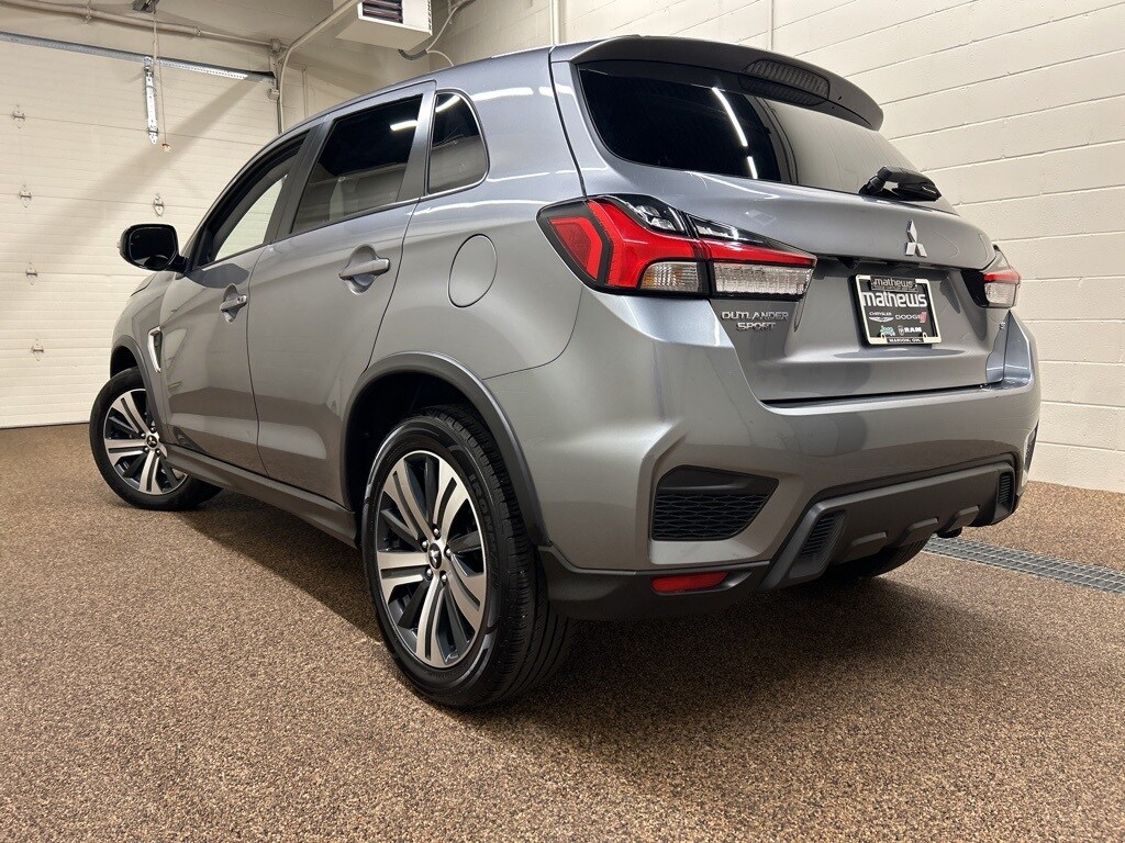 2024 Mitsubishi Outlander Sport SE photo 2