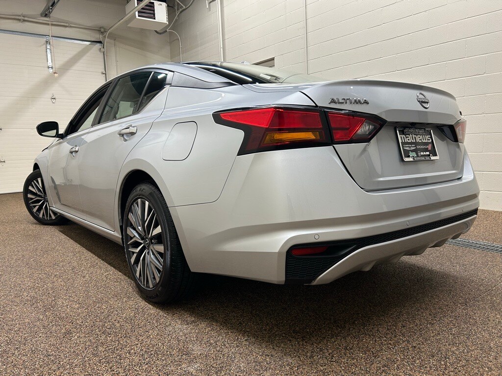 2023 Nissan Altima 2.5 SV photo 4