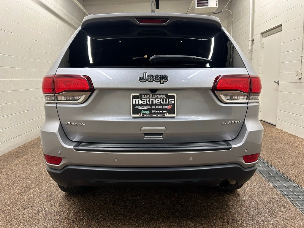 2021 Jeep Grand Cherokee Laredo X photo 2
