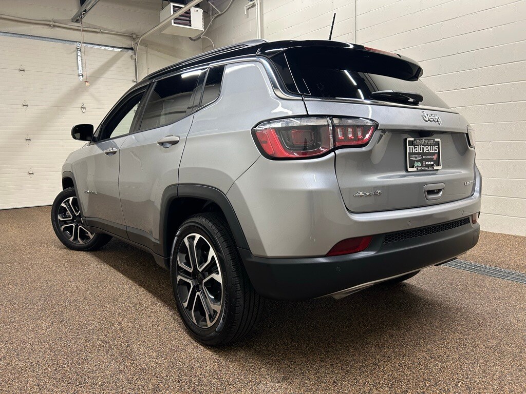 2023 Jeep Compass Limited photo 3