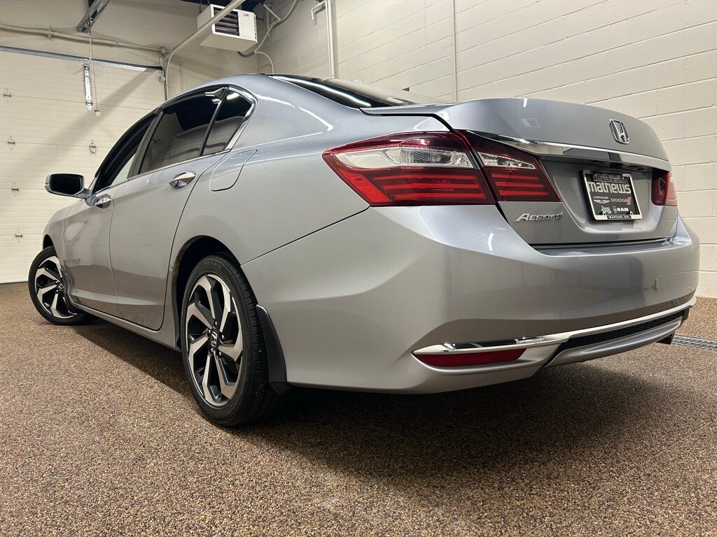 2016 Honda Accord EX-L photo 4