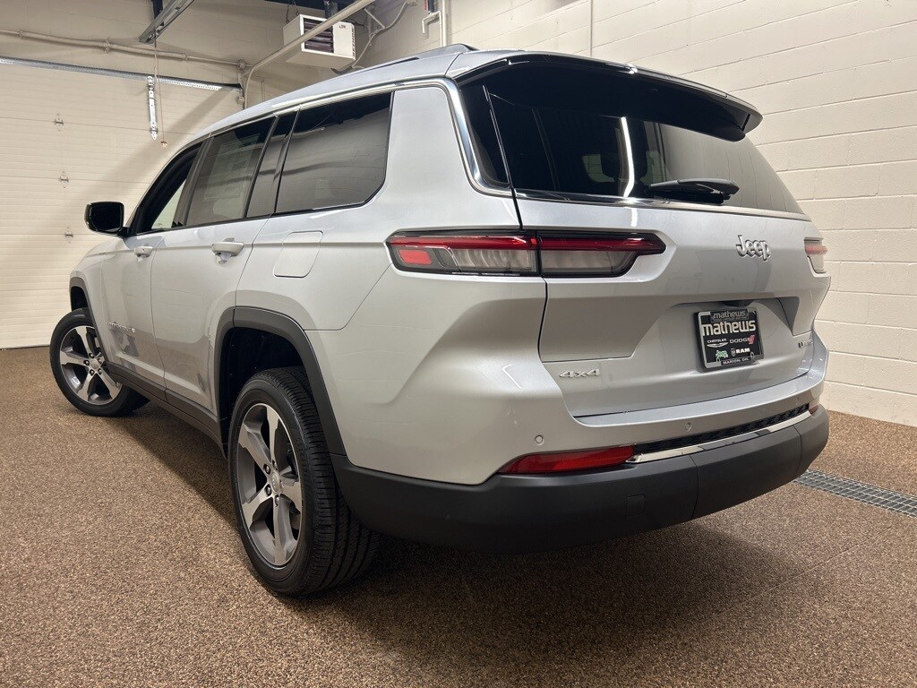 2025 Jeep Grand Cherokee Limited photo 4