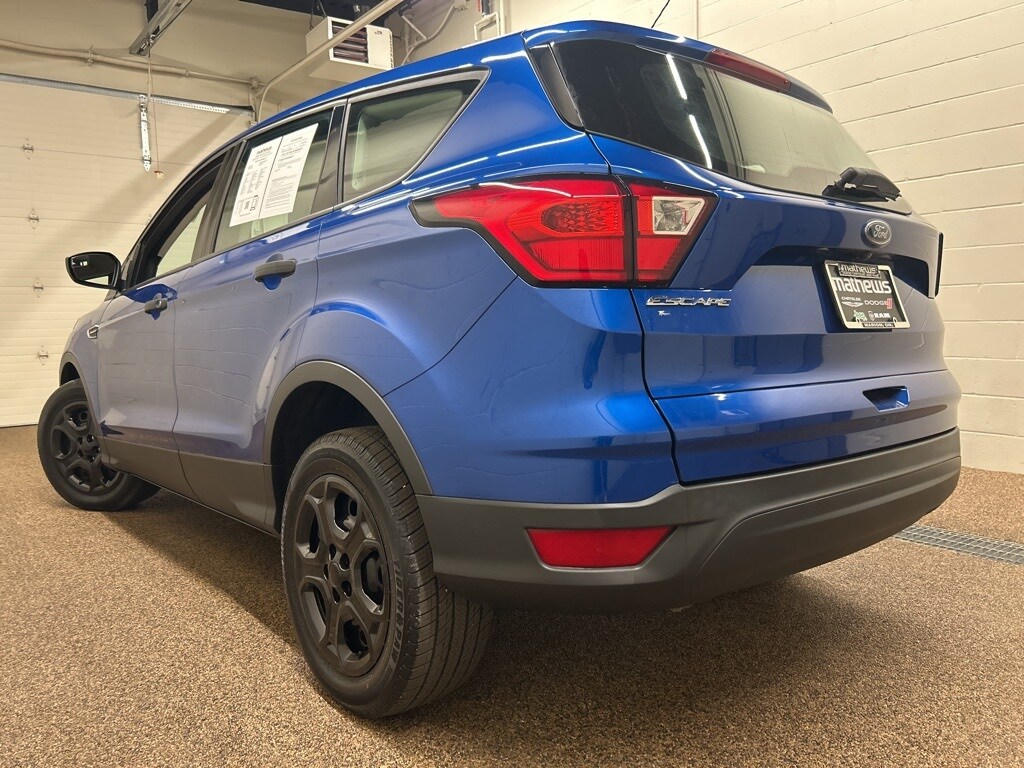 2019 Ford Escape S photo 2