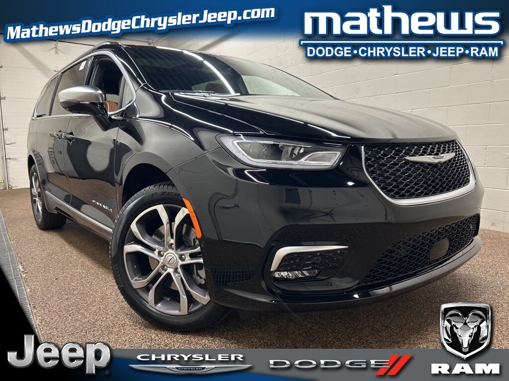 New 2026 Chrysler Pacifica PINNACLE AWD Passenger Van