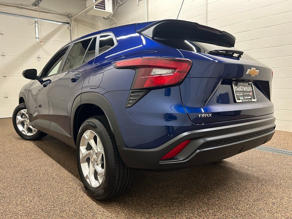 2024 Chevrolet Trax LS photo 3