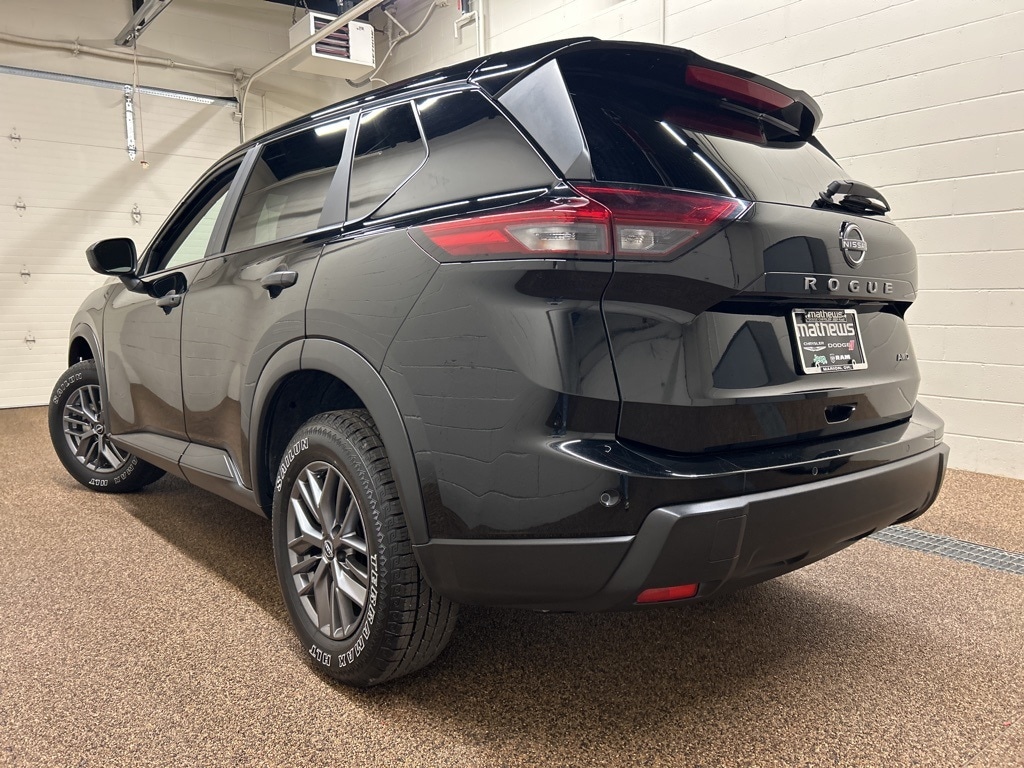 Used 2024 Nissan Rogue S SUV