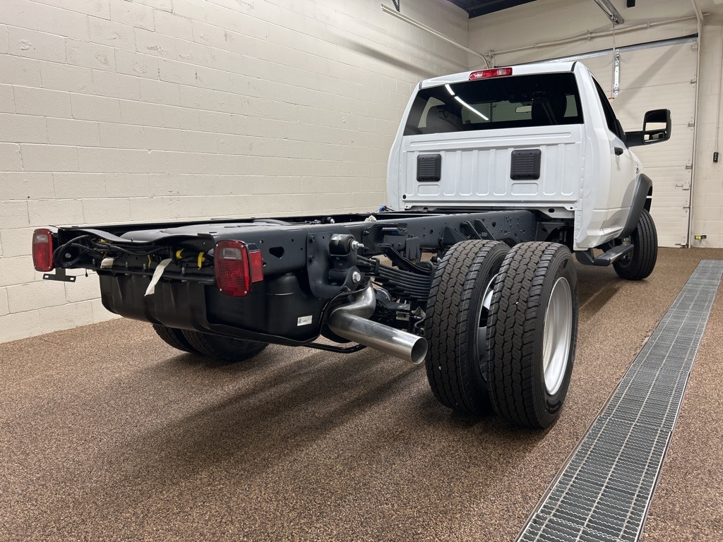 New 2024 Ram 5500 Chassis Cab 5500 TRADESMAN CHASSIS REGULAR CAB 4X2 84' CA Pickup