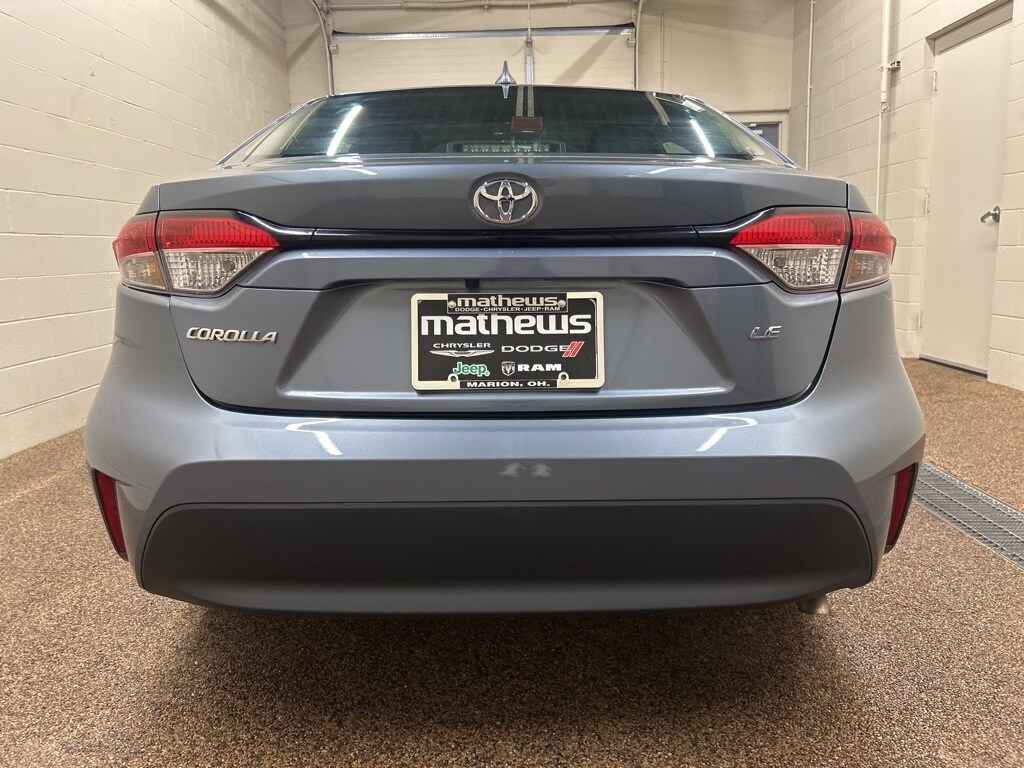 2023 Toyota Corolla LE photo 3