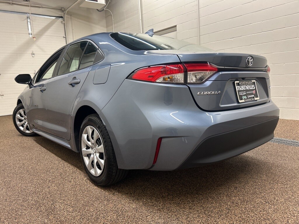 2023 Toyota Corolla LE photo 4