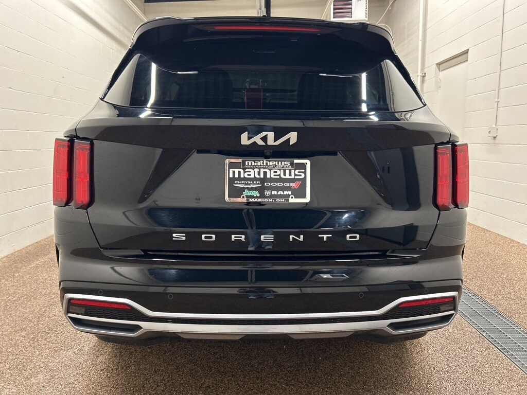 2022 Kia Sorento SX photo 2