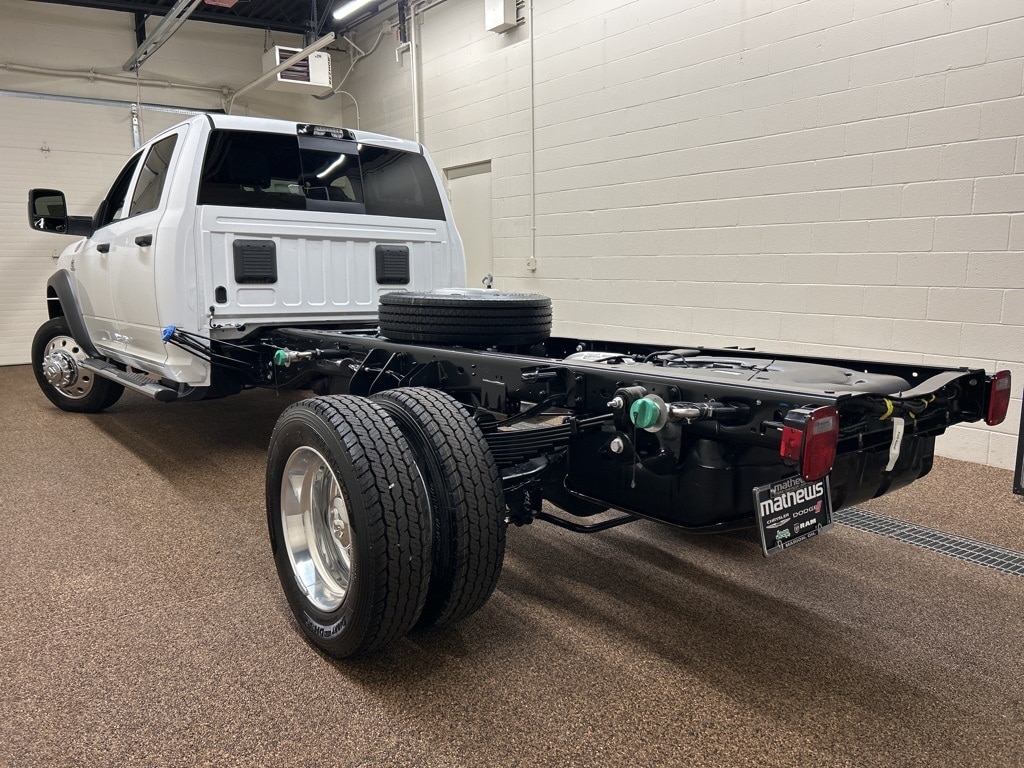New 2026 Ram 5500 Chassis Cab 5500 TRADESMAN CHASSIS CREW CAB 4X4 84' CA Pickup