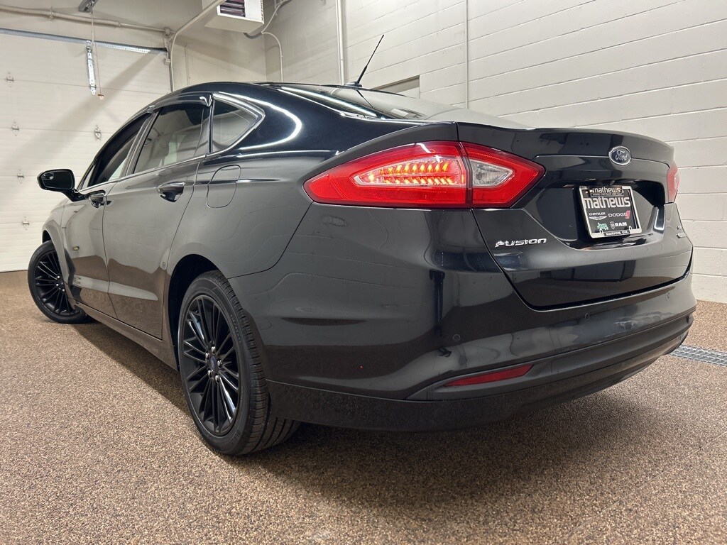 Used 2014 Ford Fusion SE Sedan