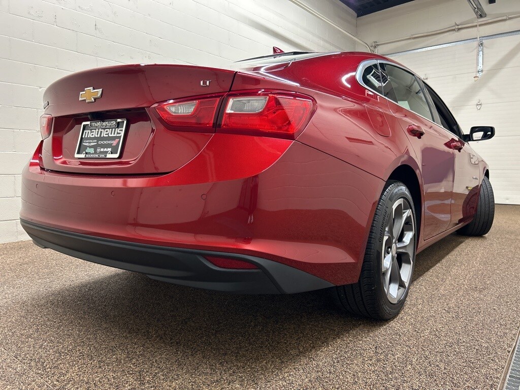 2024 Chevrolet Malibu 1LT photo 2