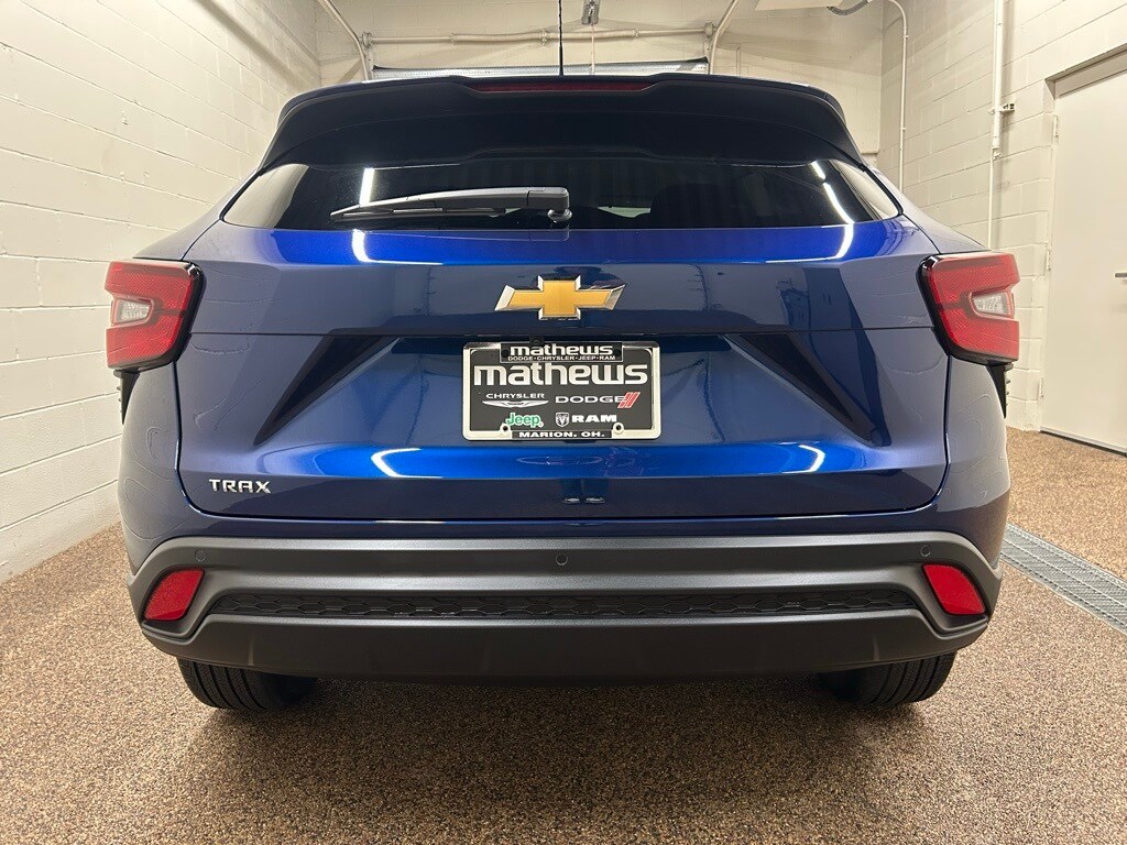 2024 Chevrolet Trax LS photo 2