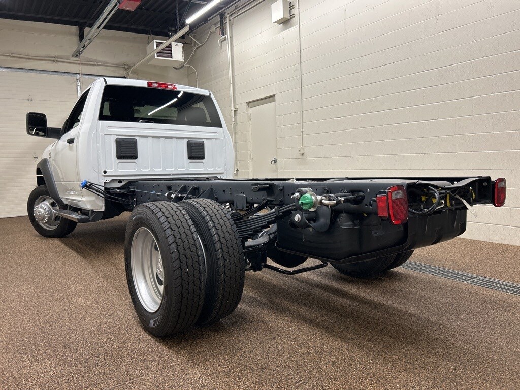2024 Ram 5500 Tradesman photo 4