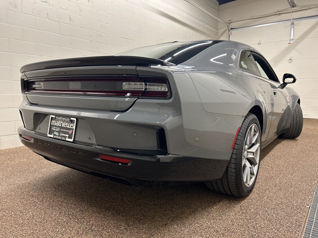 2025 Dodge Charger R/T Scat Pack photo 2