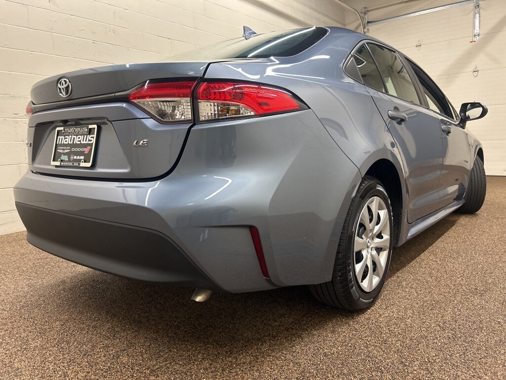 2023 Toyota Corolla LE photo 2