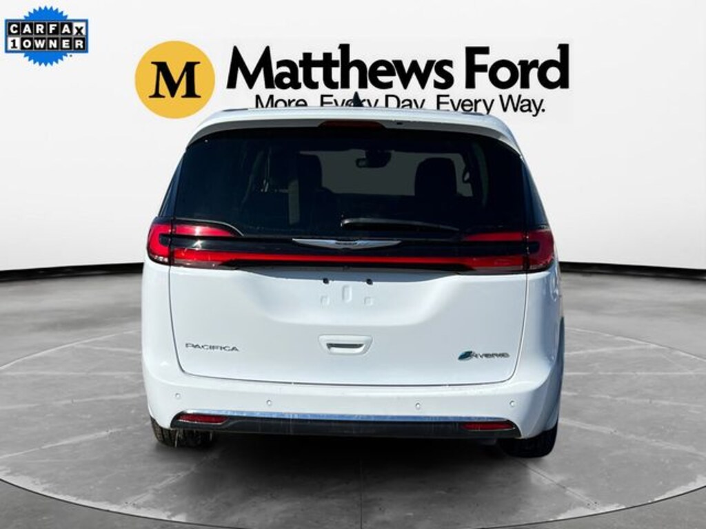 Used 2024 Chrysler Pacifica Plug-In Hybrid Select Van Passenger Van