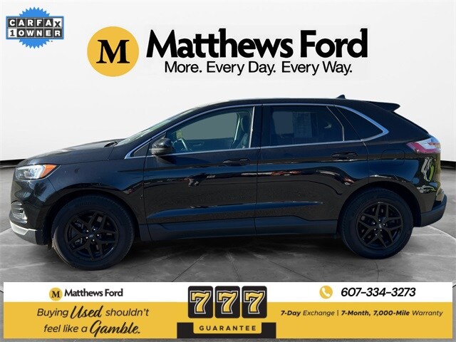 2022 Ford Edge SEL photo 2