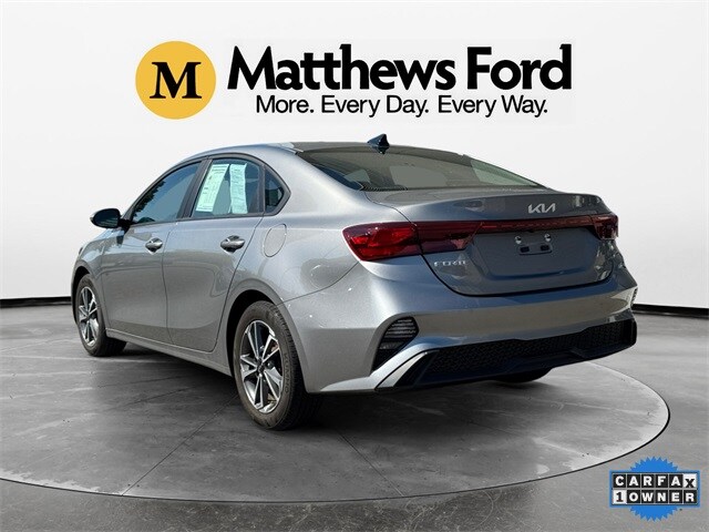 2023 Kia Forte LXS photo 3