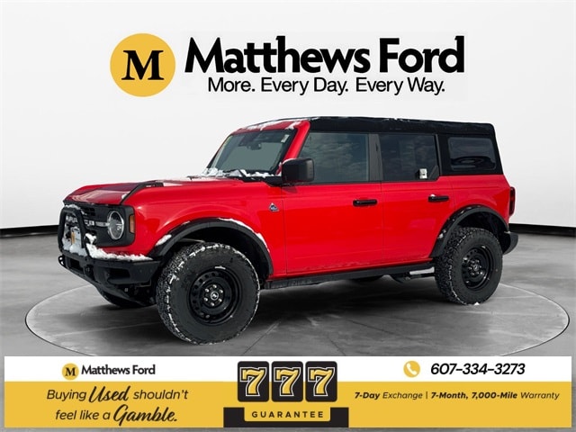 2023 Ford Bronco 4-Door Black Diamond's photo