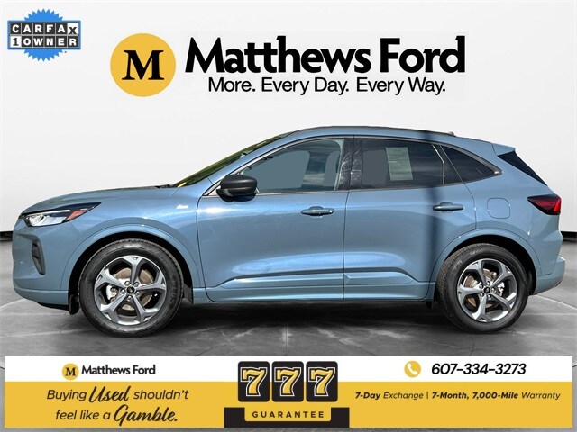 2023 Ford Escape ST-Line photo 2