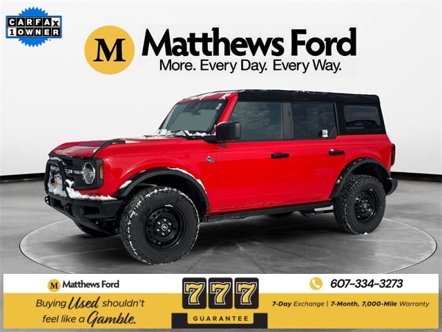 2023 Ford Bronco 4-Door Black Diamond's photo