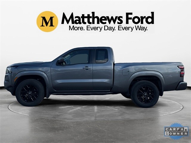 2022 Nissan Frontier SV photo 2