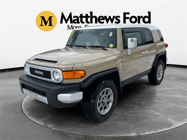 2013 Toyota FJ Cruiser Base's photo