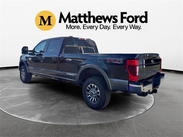 2022 Ford F-350 Lariat photo 3