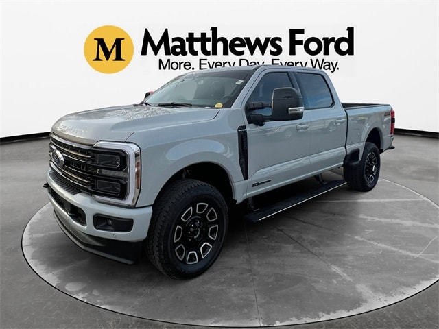 2026 Ford F-250 Super Duty Platinum's photo