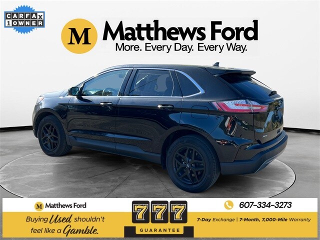 2022 Ford Edge SEL photo 3