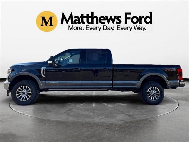 2022 Ford F-350 Lariat photo 2
