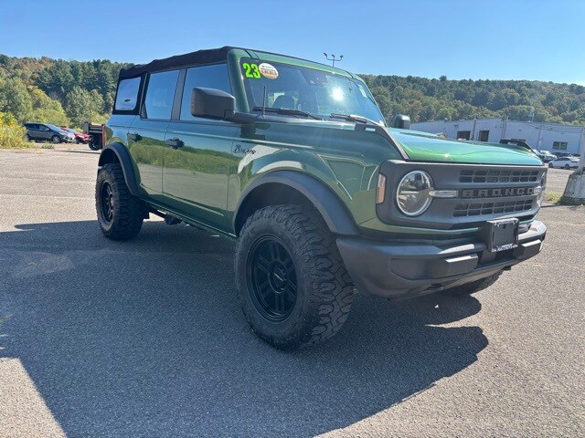 2023 Ford Bronco Base Big Bend Black Diamond Outer Banks photo 2
