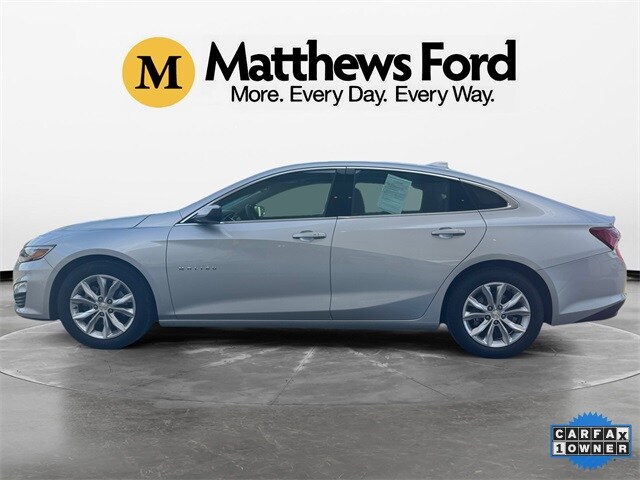 2022 Chevrolet Malibu 1LT photo 2