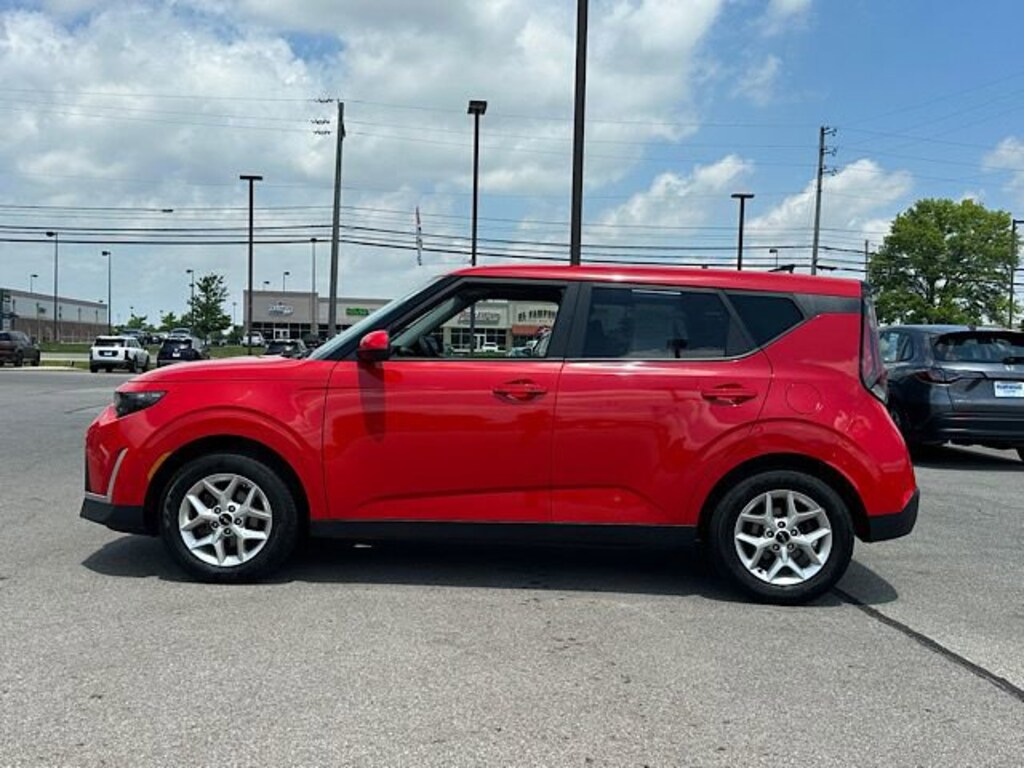 Used 2023 Kia Soul S Hatchback