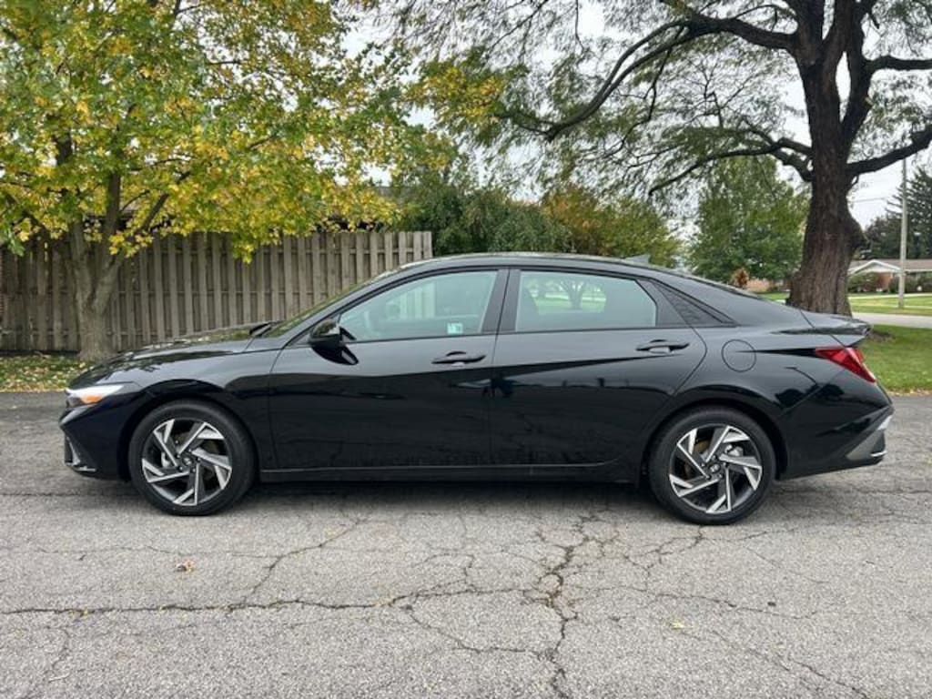 New 2025 Hyundai Elantra SEL Sport Sedan