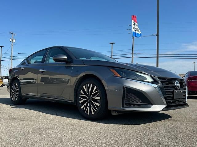 Used 2023 Nissan Altima SV with VIN 1N4BL4DV7PN356137 for sale in Marion, OH